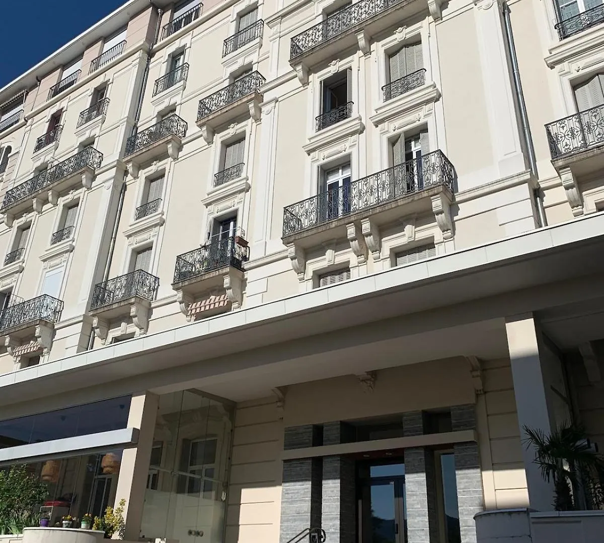 Studio Centre Ville, Parking, Balcon, Piscine Aix-les-Bains Apartmán